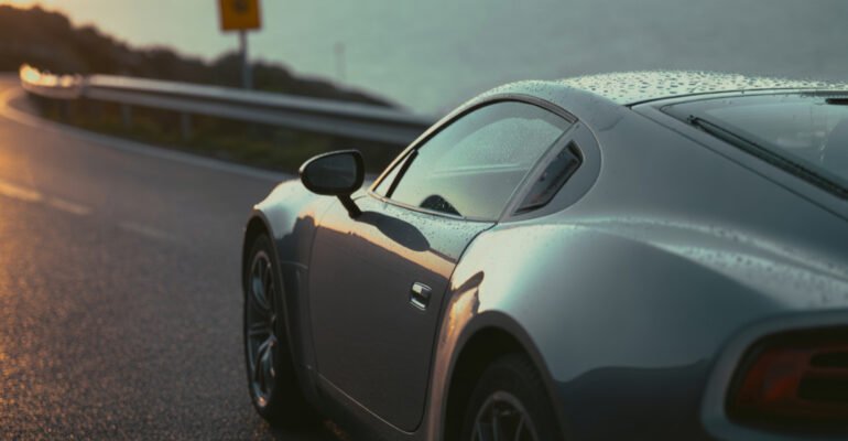 Ubezpieczenie samochodu a szkoda po kolizji z motocyklem – jak przebiega likwidacja zdarzenia?